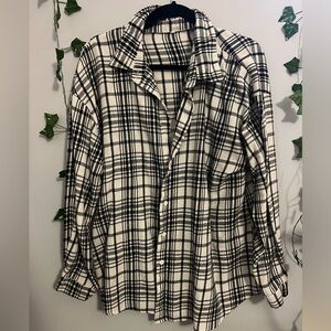 Women’s Black & White Button Up Flannel Size XL